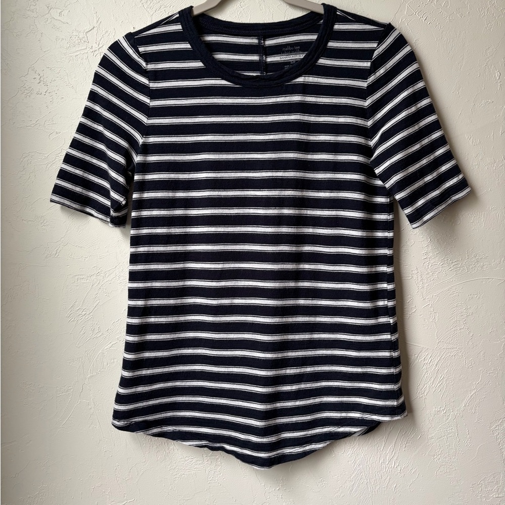 Banana Republic Navy White Striped Tee Classic Everyday Basic Malibu Top Small